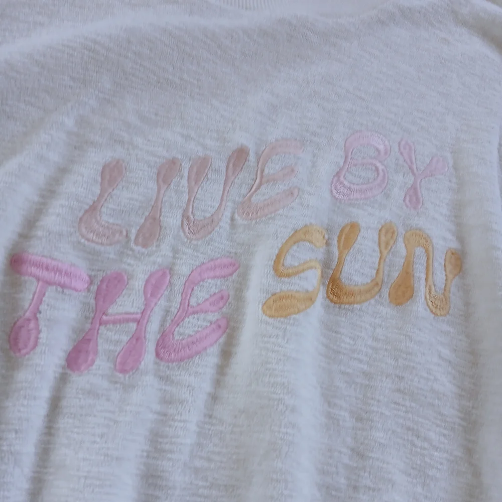 old navy ☀️ live by the sun cozy minimal sweatshirt coastal pastel skater medium